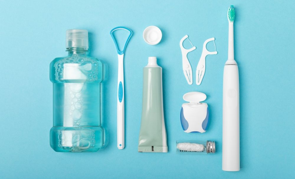 The Best Oral Care Routine for healthy teeth, gums and fresh breath with daily brushing, flossing, hydration and oral hygiene tips