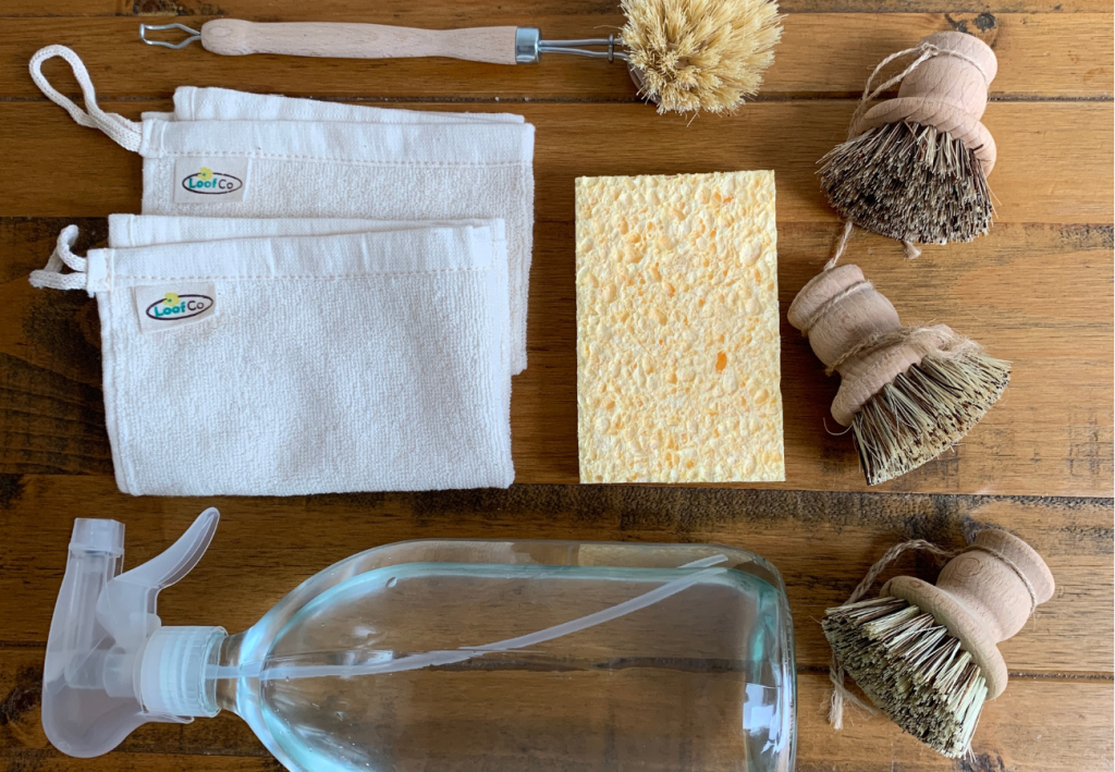 Natural home cleaning tips using baking soda, white vinegar, and reusable cloths for everyday household cleaning.